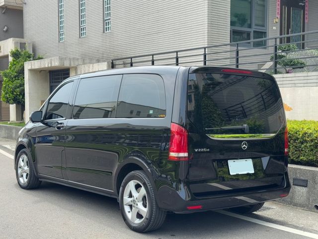 保證實車實價 / 2.0 柴油 / 七人座 / 電動尾門 / 電動滑門 / 倒車顯影 / 環景  第14張相片