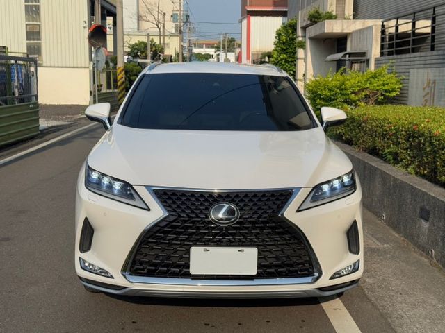 保證實車實價 / RX300 豪華版 / 盲點偵測 / 車道偏移 / 環景 / 免鑰匙啟動 / 電動尾門  第2張相片