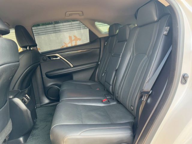保證實車實價 / RX300 豪華版 / 盲點偵測 / 車道偏移 / 環景 / 免鑰匙啟動 / 電動尾門  第15張相片
