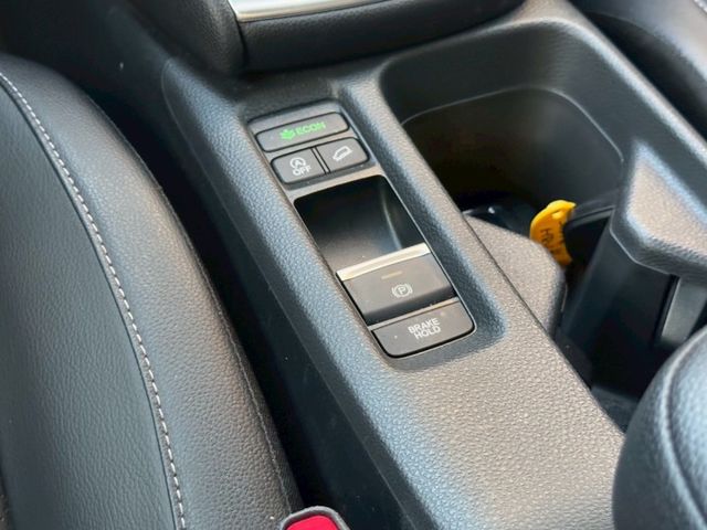 保證實車實價 / Prestige尊榮版 / 無線充電 / 電動尾門 / 倒車顯影 / 摸門解鎖 / 免鑰匙啟動  第7張相片