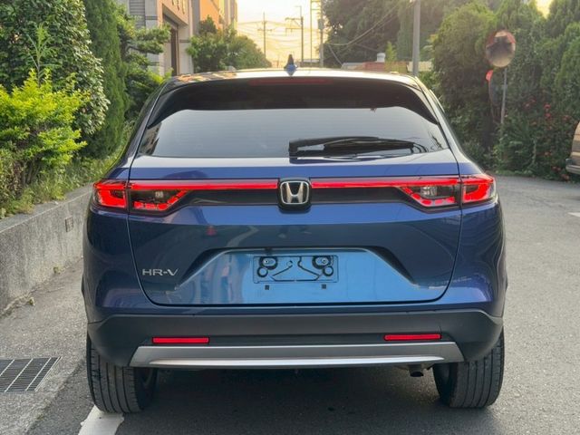 保證實車實價 / Prestige尊榮版 / 無線充電 / 電動尾門 / 倒車顯影 / 摸門解鎖 / 免鑰匙啟動  第18張相片