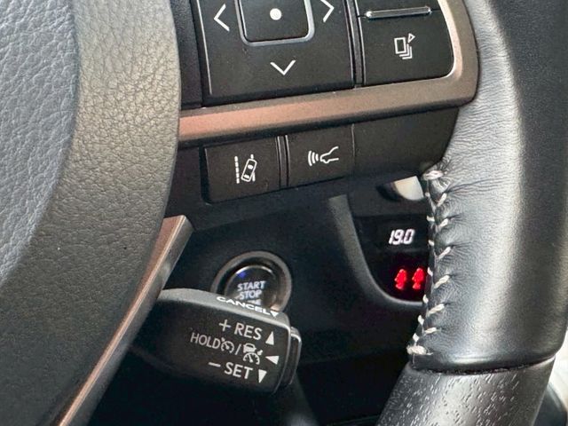 保證實車實價 / 盲點偵測 / 定速 / 車道偏移 / Carplay / 電動尾門 / 電動椅調整  第6張相片