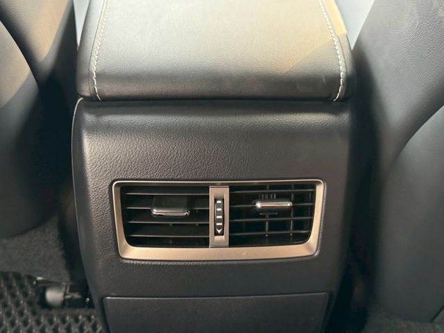 保證實車實價 / 盲點偵測 / 定速 / 車道偏移 / Carplay / 電動尾門 / 電動椅調整  第12張相片