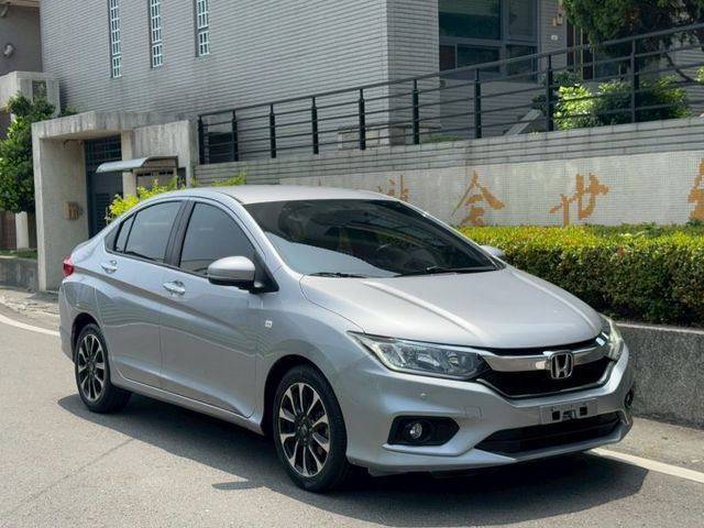 保證實車實價 / 定速 / 換檔撥片 / 倒車顯影 / 導航 / 後座出風口  第3張相片