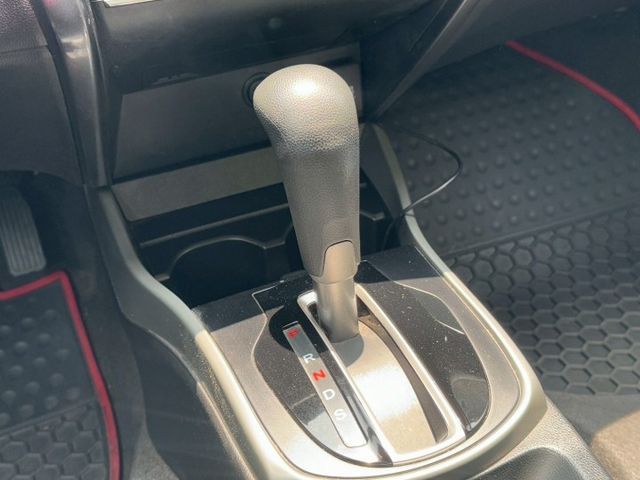 保證實車實價 / 定速 / 換檔撥片 / 倒車顯影 / 導航 / 後座出風口  第5張相片