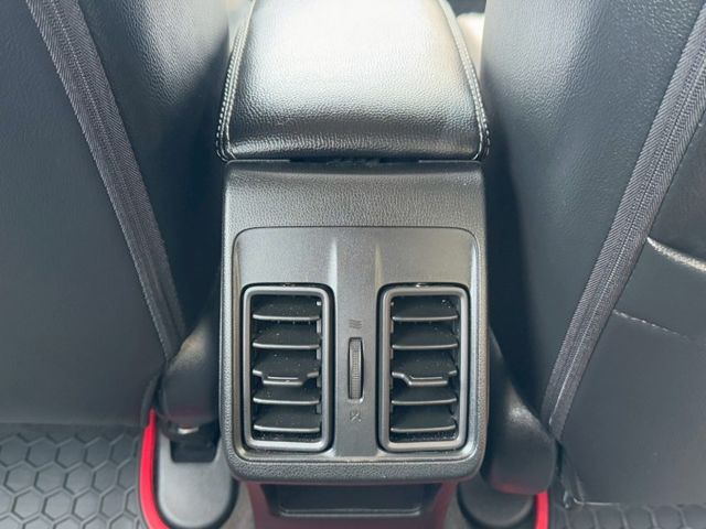 保證實車實價 / 定速 / 換檔撥片 / 倒車顯影 / 導航 / 後座出風口  第8張相片