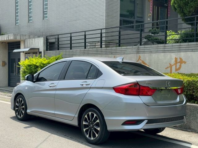 保證實車實價 / 定速 / 換檔撥片 / 倒車顯影 / 導航 / 後座出風口  第14張相片