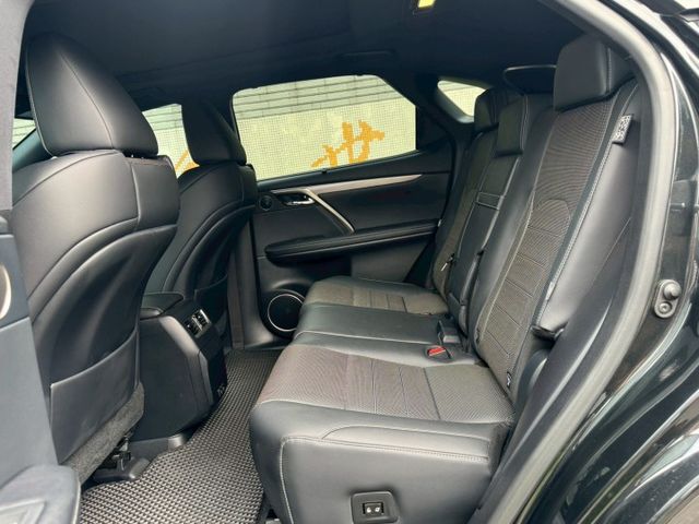 保證實車實價 / RX300 F-SPORT / 盲點 / 摸門解鎖 / 電動尾門 / 抬頭顯示器  第18張相片