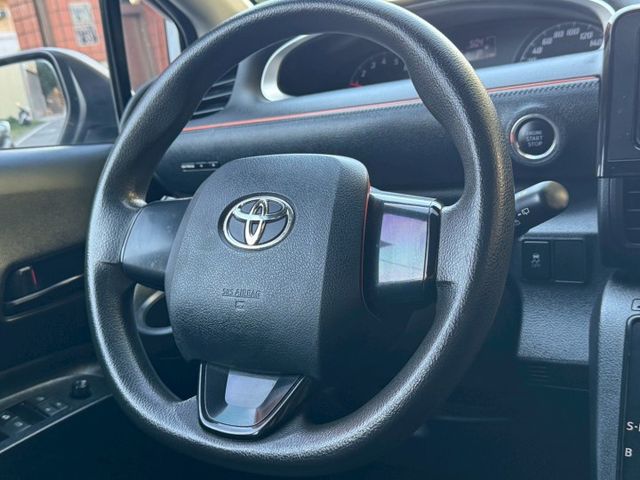 保證實車實價 / 5人座 / 免鑰匙啟動 / 循跡防滑  第3張相片
