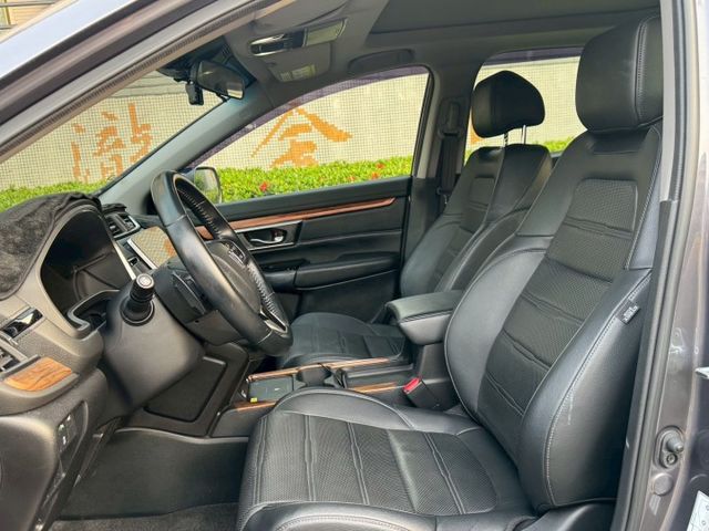 保證實車實價 / 1.5 S / 摸門 / 免鑰匙啟動 / 全景天窗 / 電尾門 / 導航 / 倒車顯影  第14張相片