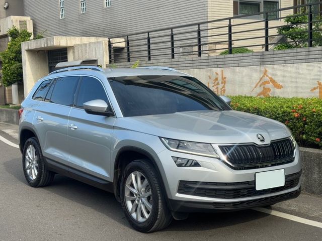 保證實車實價 / 1.4 豪華菁英版 / 正一手車 / 7人座休旅  第3張相片
