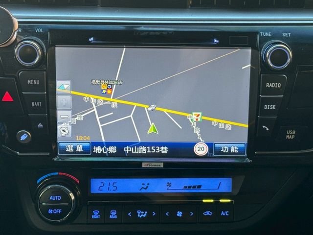 保證實車實價 / 摸門 / 免鑰匙啟動 / 抬頭顯示器 / 定速 / 導航 / 倒車顯影  第8張相片