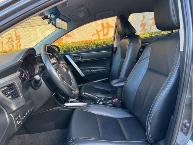 保證實車實價 / 摸門 / 免鑰匙啟動 / 抬頭顯示器 / 定速 / 導航 / 倒車顯影  第12張相片