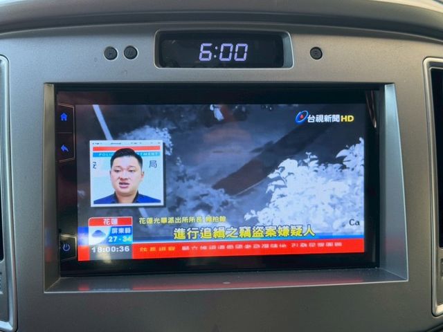 保證實車實價 / 大空間商務車 / 定速 / 導航 / 數位電視  第9張相片