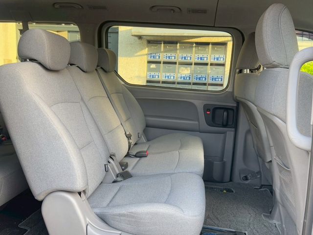 保證實車實價 / 大空間商務車 / 定速 / 導航 / 數位電視  第13張相片