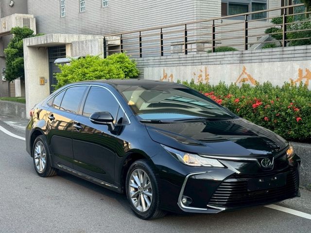 保證實車實價 / 旗艦 / 定速 / 車道偏移警示 / 後座出風口 / 胎壓偵測  第3張相片