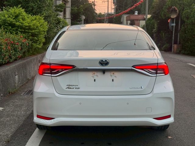 保證實車實價 / 油電 / 摸門解鎖 / 免鑰匙啟動 / 盲點 / 後座出風口  第14張相片