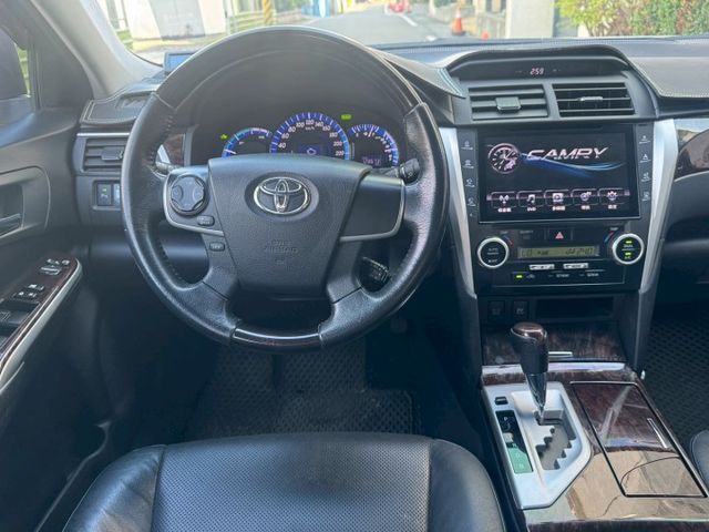 保證實車實價 / 2.5 油電 / 摸門 / 免鑰匙啟動 / 定速 / 胎壓偵測 / 導航 / 倒車顯影  第5張相片