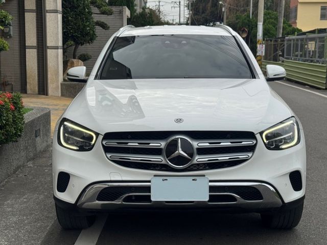 保證實車實價 / 電動尾門 / 後座出風口 / 倒車顯影 / 氣氛燈  第2張相片