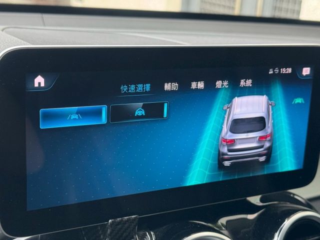 保證實車實價 / 電動尾門 / 後座出風口 / 倒車顯影 / 氣氛燈  第7張相片