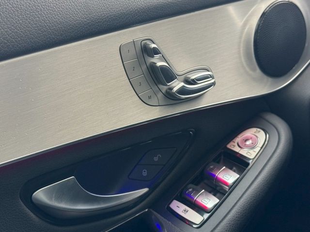 保證實車實價 / 電動尾門 / 後座出風口 / 倒車顯影 / 氣氛燈  第10張相片