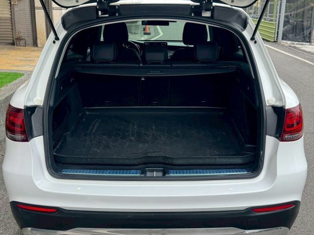 保證實車實價 / 電動尾門 / 後座出風口 / 倒車顯影 / 氣氛燈  第15張相片