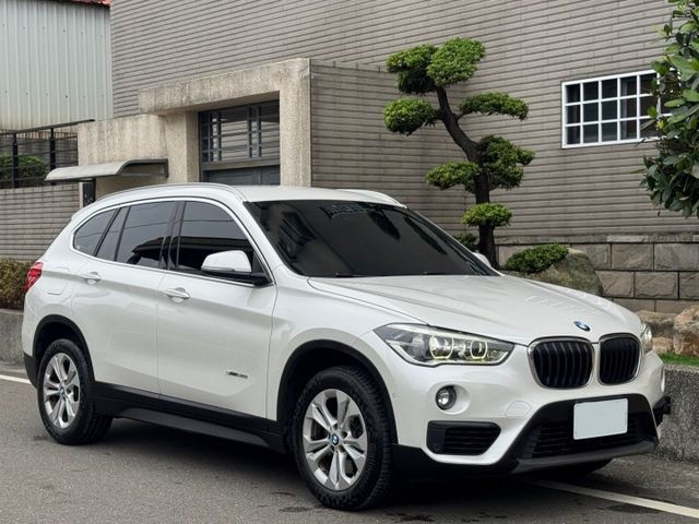 保證實車實價 / 換檔撥片 / 免鑰匙啟動 / 電動尾門 / 導航 / 倒車顯影  第3張相片