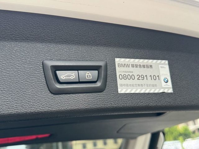 保證實車實價 / 換檔撥片 / 免鑰匙啟動 / 電動尾門 / 導航 / 倒車顯影  第12張相片