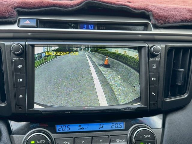 保證實車實價 / 天窗 / 定速 / 倒車顯影 / 駕駛座電動調整  第7張相片