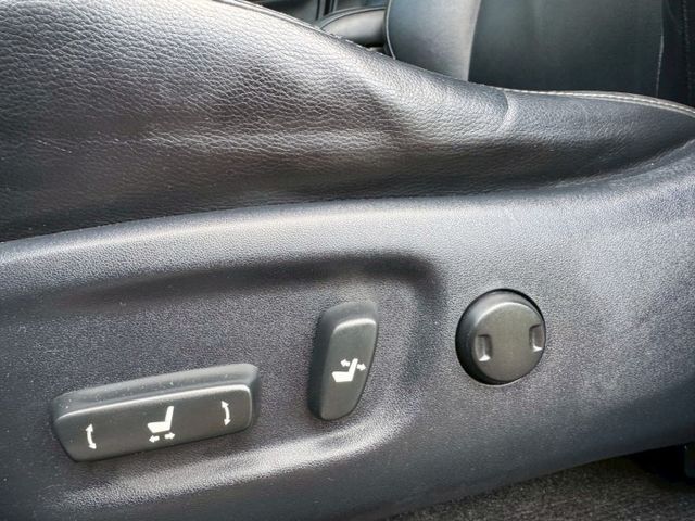 保證實車實價 / 天窗 / 定速 / 倒車顯影 / 駕駛座電動調整  第9張相片