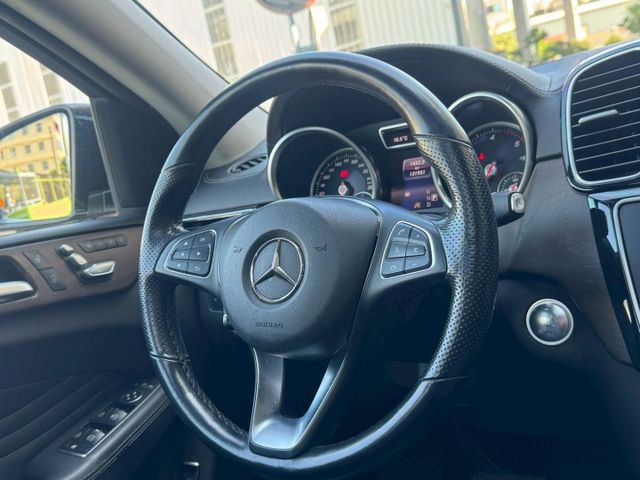 保證實車實價 / 盲點 / 換檔撥片 / 電動尾門 / 後座出風口 / 電動椅 / 全景天窗  第4張相片