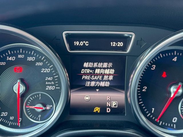 保證實車實價 / 盲點 / 換檔撥片 / 電動尾門 / 後座出風口 / 電動椅 / 全景天窗  第6張相片