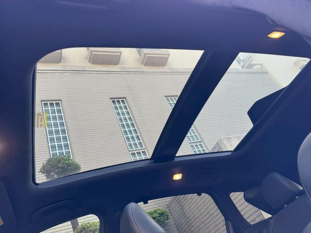 保證實車實價 / 盲點 / 抬頭顯示器 / BOSE音響 / 全景天窗 / 電動尾門  第13張相片