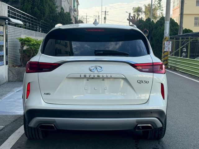 保證實車實價 / 盲點 / 抬頭顯示器 / BOSE音響 / 全景天窗 / 電動尾門  第18張相片