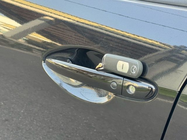 保證實車實價 / 2.0 5D / 天窗 / 摸門 / 換檔撥片 / 定速  第3張相片