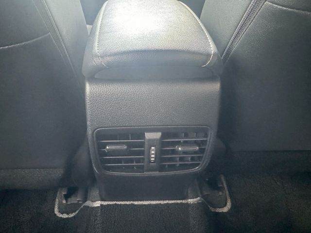 保證實車實價 / 定速 / 後座出風口 / 車道偏移  第8張相片