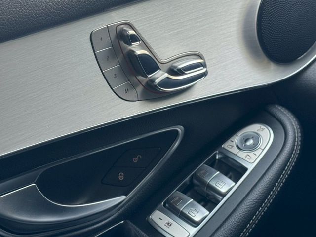 保證實車實價 / GLC250 Coupe / 四輪驅動 / 導航 / 環景影像 / 換檔撥片 / 電動尾門  第10張相片