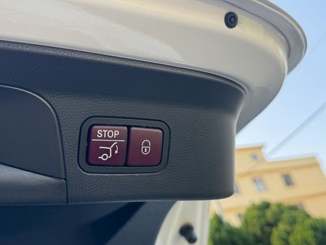 保證實車實價 / GLC250 Coupe / 四輪驅動 / 導航 / 環景影像 / 換檔撥片 / 電動尾門  第11張相片