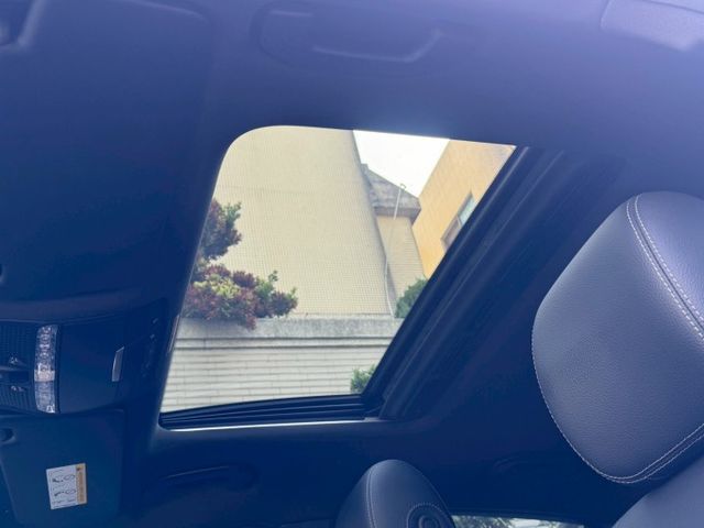 保證實車實價 / GLC250 Coupe / 四輪驅動 / 導航 / 環景影像 / 換檔撥片 / 電動尾門  第12張相片