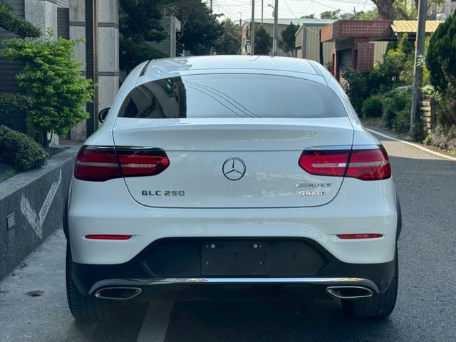 保證實車實價 / GLC250 Coupe / 四輪驅動 / 導航 / 環景影像 / 換檔撥片 / 電動尾門  第18張相片
