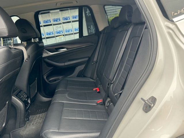 保證實車實價 / X3 30i / 換檔撥片 / 導航 / 環景 / 電動尾門 / 電動椅記憶調整  第16張相片