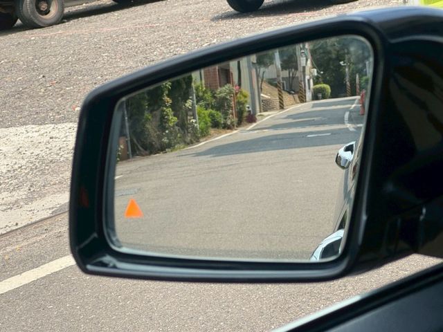 保證實車實價 / 摸門 / 盲點 / 換檔撥片 / 電動椅記憶調整 / HK音響  第4張相片