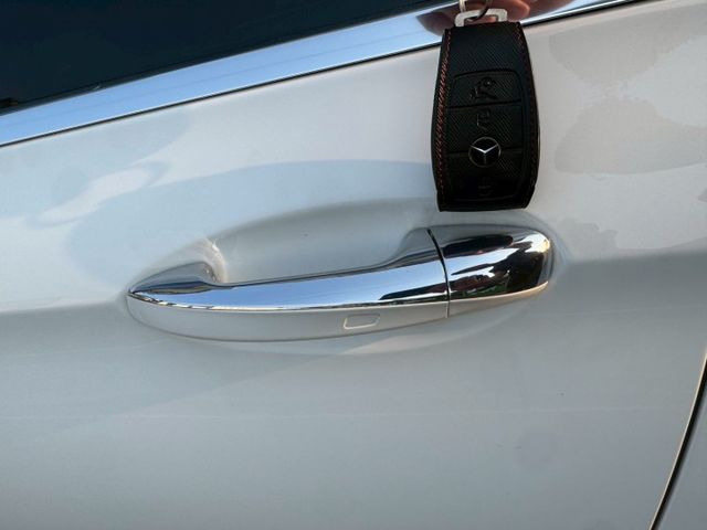 保證實車實價 / 油電 / 環景 / 導航 / 盲點 / 天窗 / 電尾門  第3張相片