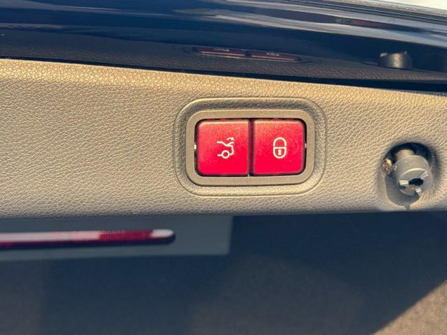 保證實車實價 / 油電 / 天窗 / 環景 / 盲點 / 雙前電動椅記憶調整  第9張相片