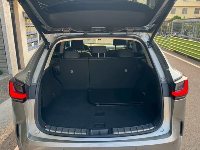 保證實車實價 / 頂級版 NX250 / 換檔波片 / 免鑰匙啟動 / 盲點 / 雙前電動椅調整 / 電尾門  第13張相片