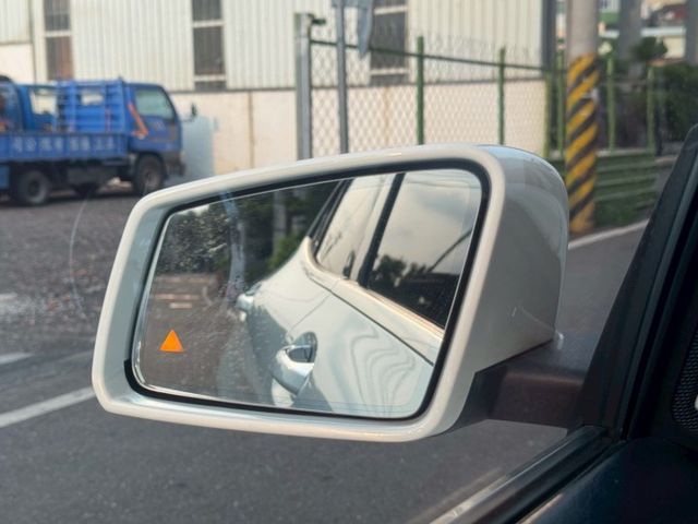 保證實車實價 / GLA250 4MATIC / 盲點 / 摸門解鎖 / 全景天窗 / 導航 / 倒車影像  第4張相片