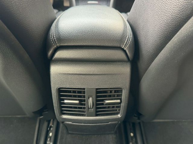 保證實車實價 / GLA250 4MATIC / 盲點 / 摸門解鎖 / 全景天窗 / 導航 / 倒車影像  第10張相片