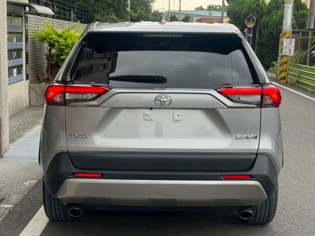 保證實車實價 / 摸門解鎖 / 盲點 / 定速 / 雙前加熱椅 / 導航 / 倒車影像  第20張相片