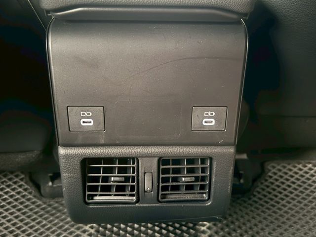 保證實車實價 / bZ4X 電動車 / 盲點 / 摸門 / Apple carplay / 電尾門  第8張相片