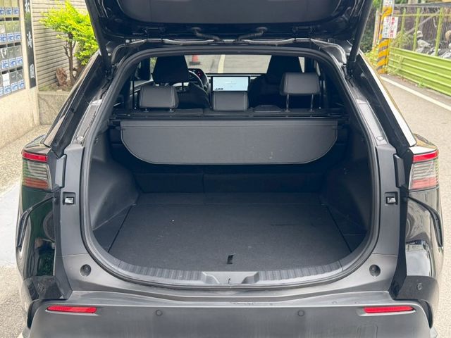 保證實車實價 / bZ4X 電動車 / 盲點 / 摸門 / Apple carplay / 電尾門  第15張相片